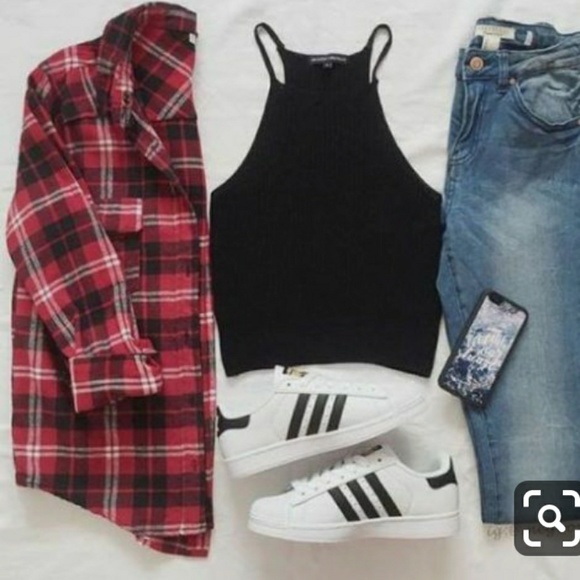 Get 5 items that create a cute outfit! Mystery Box - Picture 3 of 7